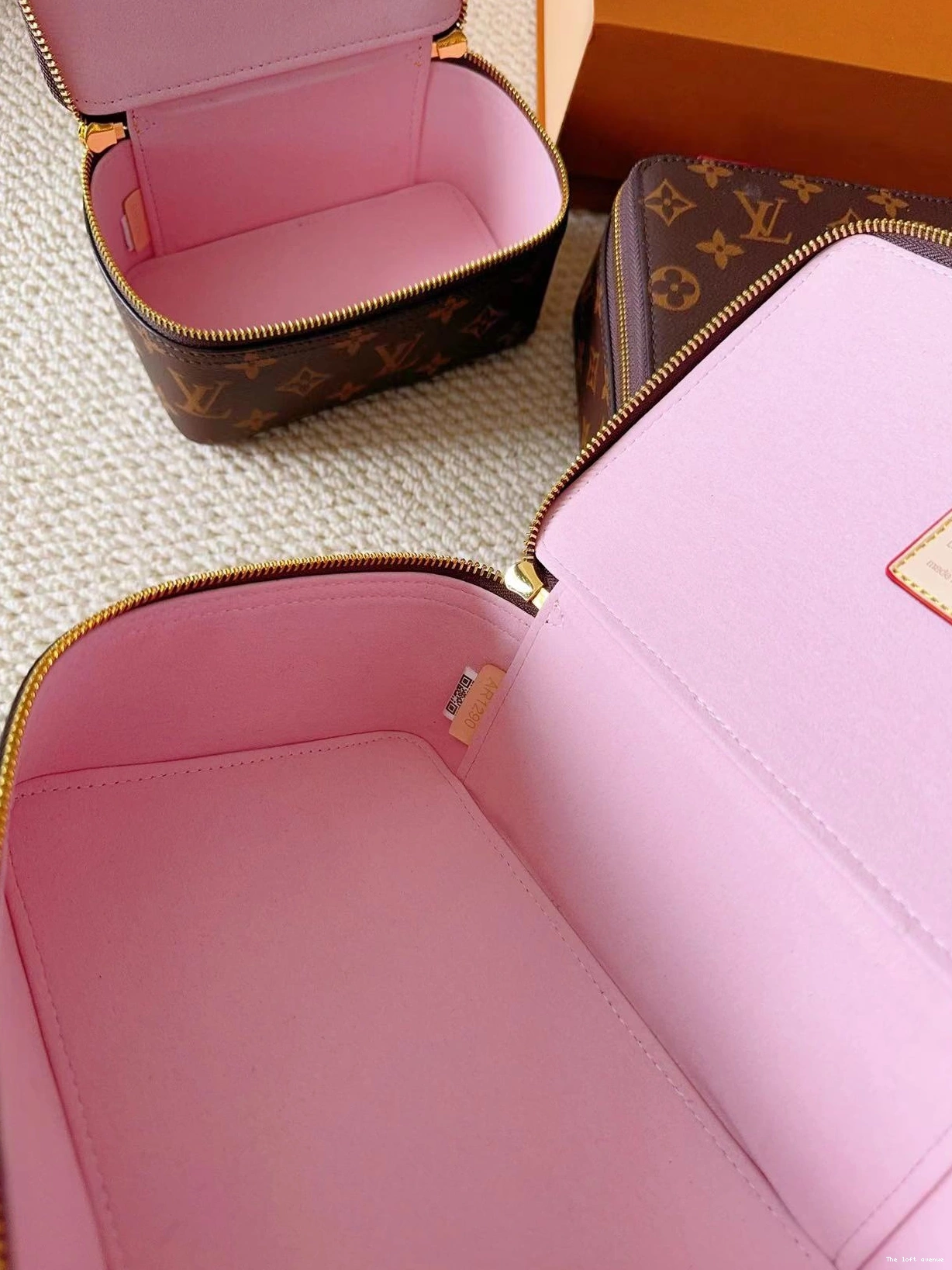 LV IN 3 MAKE POUCH 1 SET CUSTOM UP 0708
